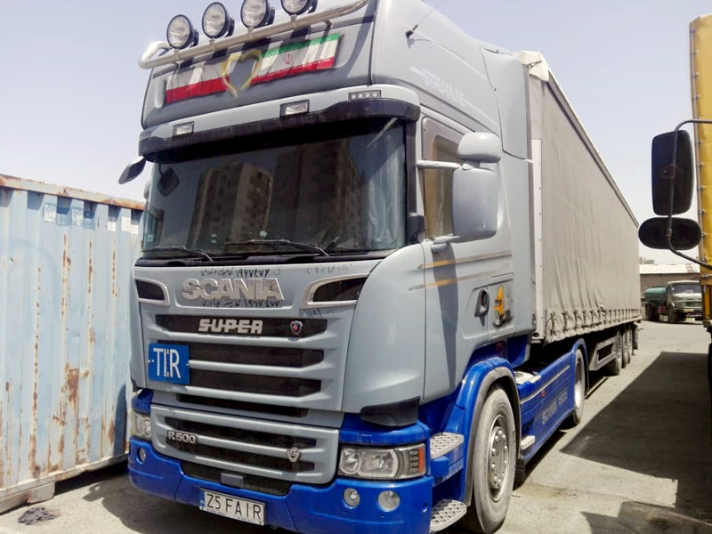 بازرسی کامیون لهستانی اهدایی به راننده کامیون ایرانی